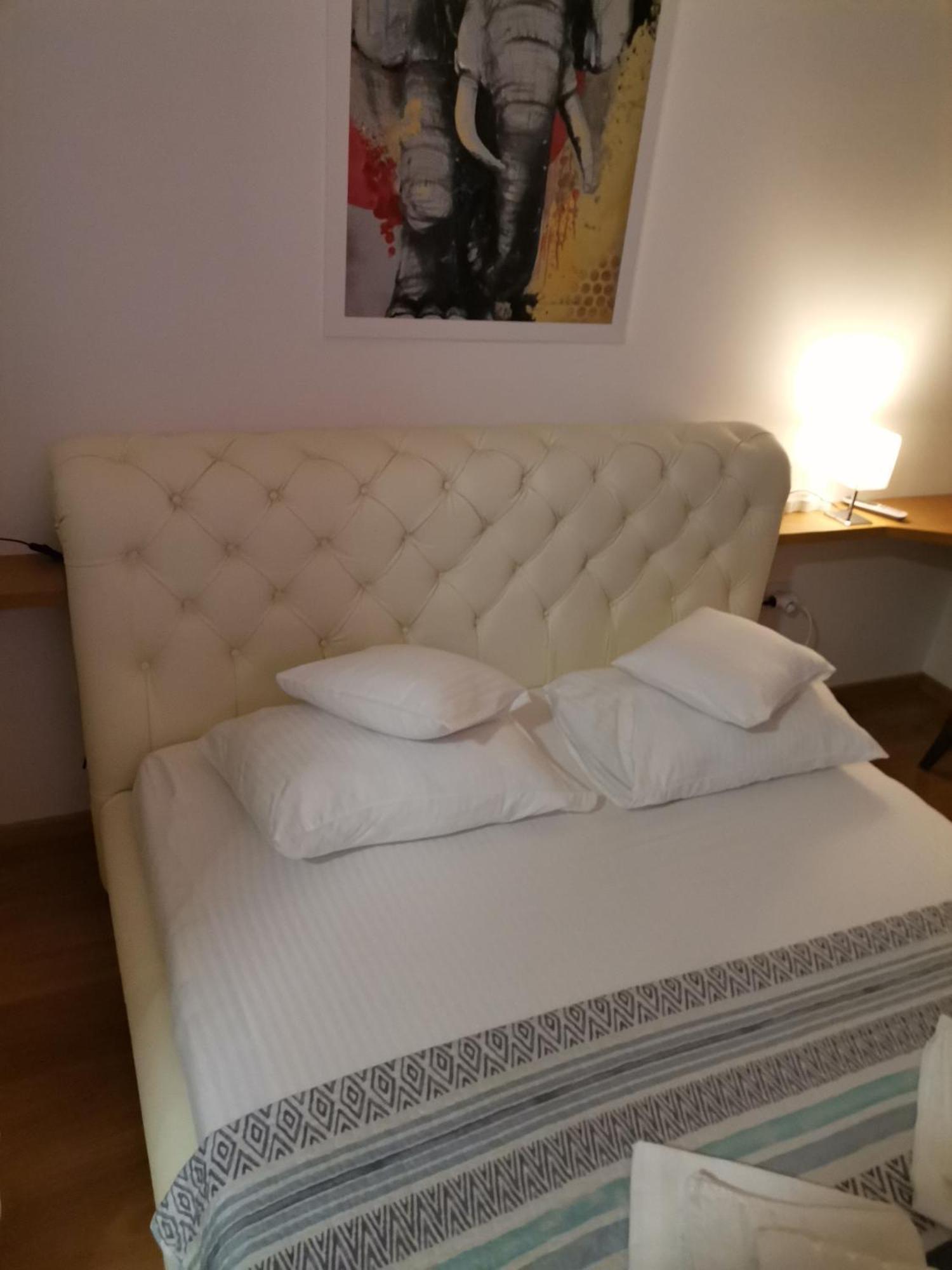 Pupin Palata Business Apartman B5 نوفي ساد الغرفة الصورة