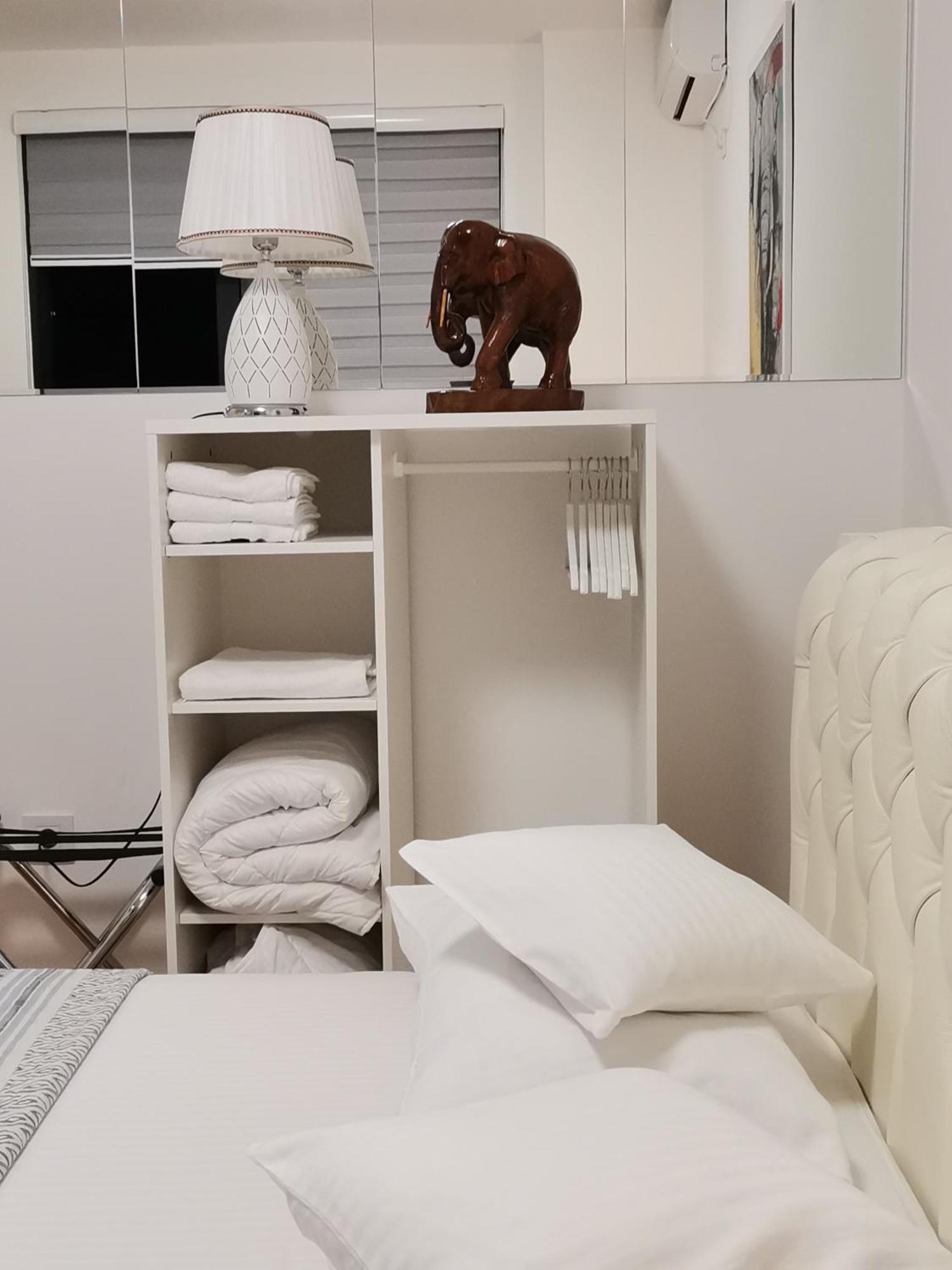 Pupin Palata Business Apartman B5 نوفي ساد الغرفة الصورة