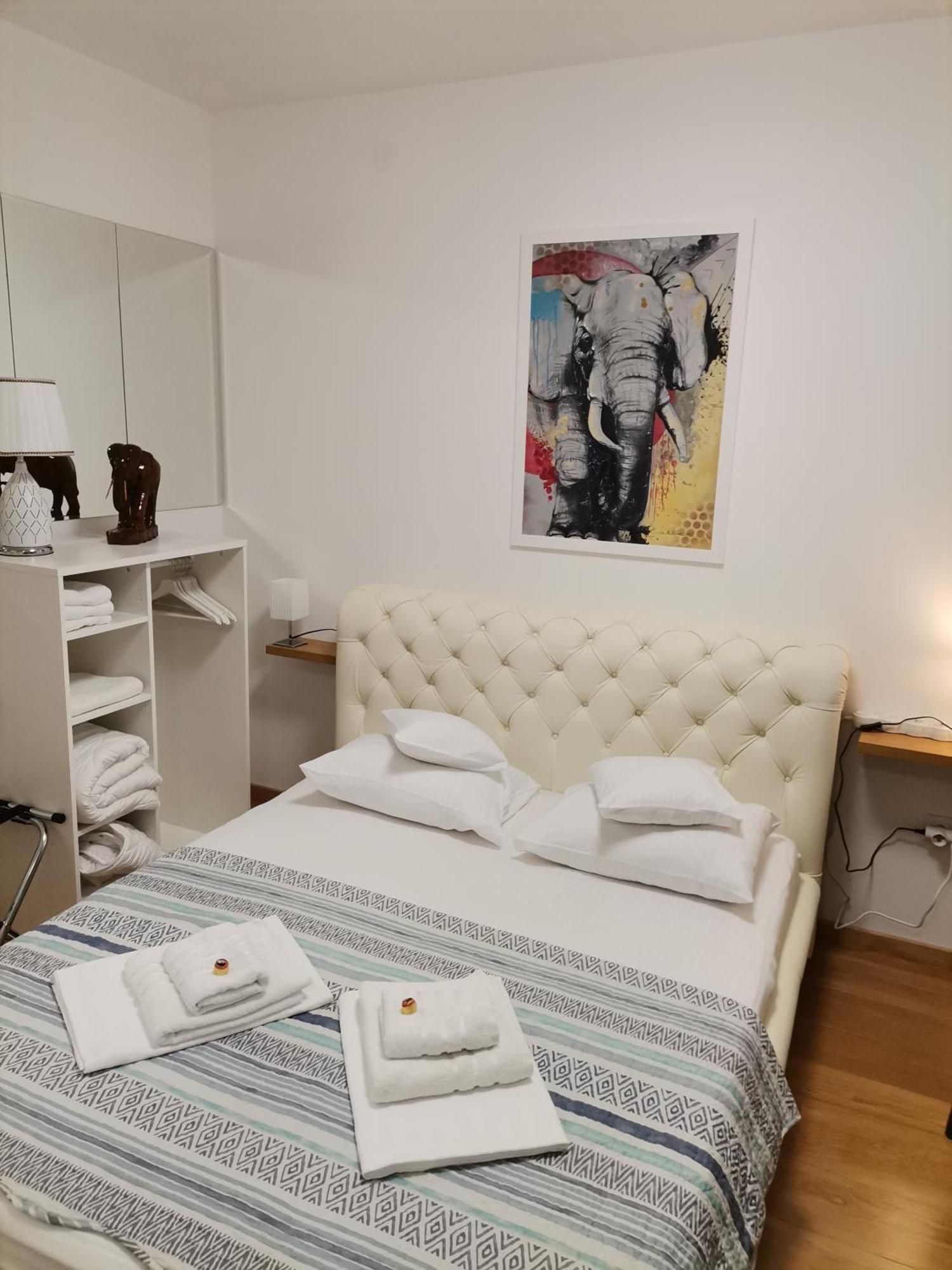 Pupin Palata Business Apartman B5 نوفي ساد الغرفة الصورة