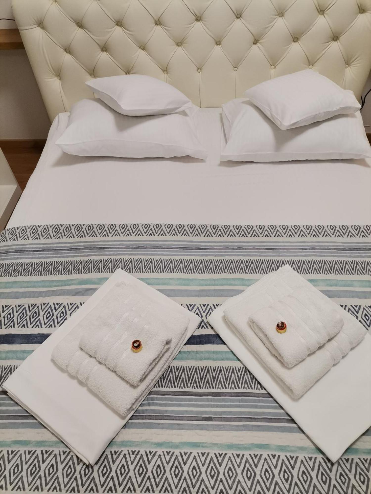 Pupin Palata Business Apartman B5 نوفي ساد الغرفة الصورة